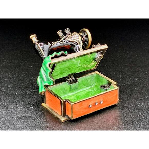 Vintage-Style Enamel Sewing Machine Trinket Box – Hinged Mini Keepsake - Picture 2 of 5